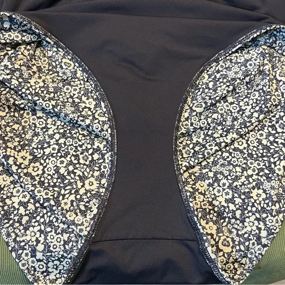 Everlane Square Neck Blue & White Floral Feminine Boho One Piece Swimsuit Sz L - Picture 15 of 16